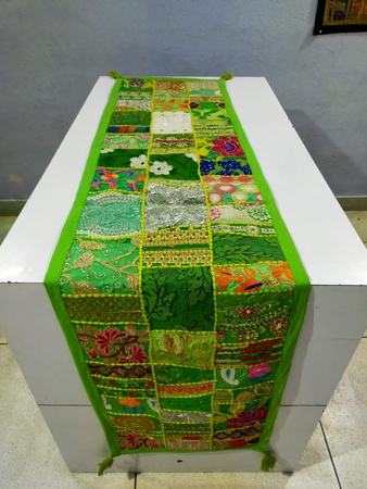 Hint Patchwork Yemek Masası Koşucu Odası Dekor Kumaş İşlemeli El Yapımı Pamuklu Yemek Masa Örtüsü El Yapımı Dekoratif Masa Örtüsü