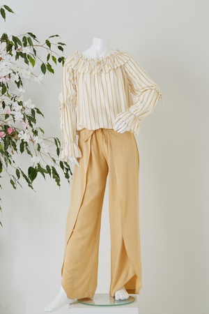 Блузка с длинными рукавами