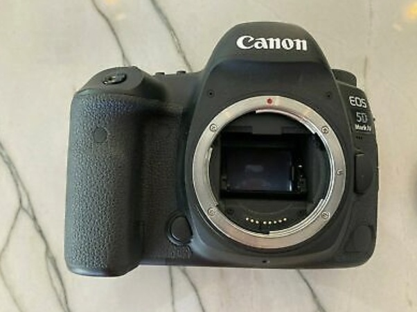 Canon EOS 5D Mark IV 30.4MP Dijital SLR Kamera - Siyah (Yalnızca Gövde)
