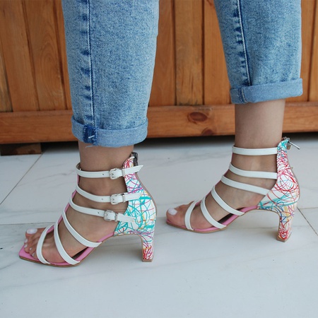 Радужные туфли на каблуке