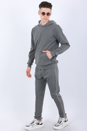 спортивный свитер