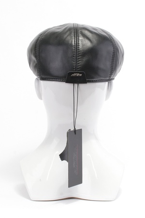 Кепка из кожи 260101