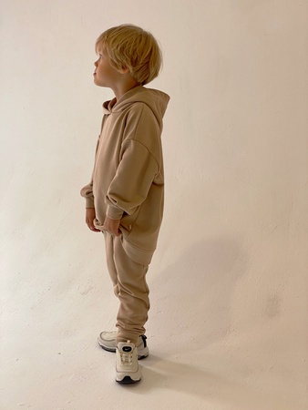 Костюм детский с капюшоном.