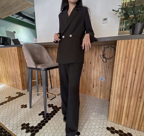 Женский классический костюм