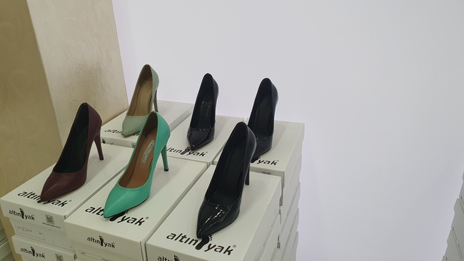 Женская обувь