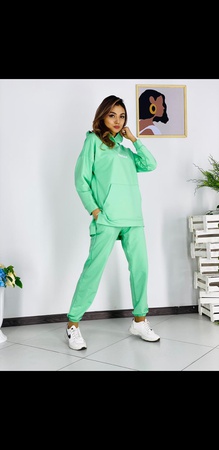 Женская спортивная одежда