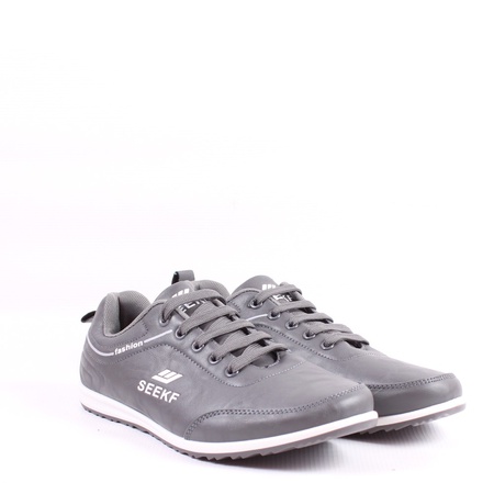 أحذية رياضية للمراهقين