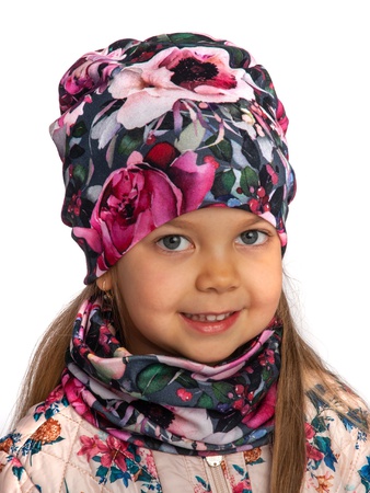 Eşarplı örme bebek şapkaları