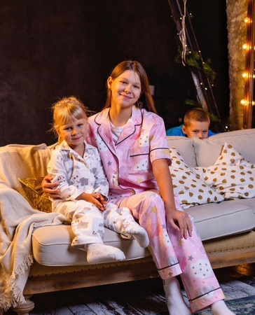 Yüksek kaliteli çocuk pijamaları. Siparişin hacmi 1 adet veya daha fazladır.