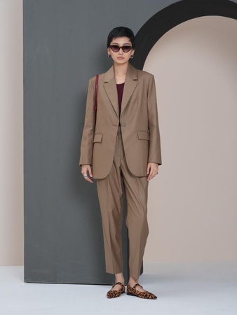 Деловой костюм J-98