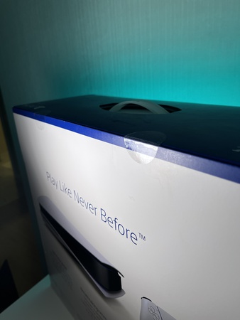 Disk sürücülü Sony PS5