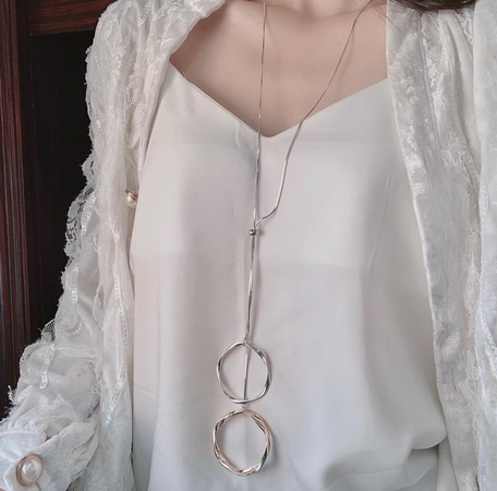 Колье с кулонами