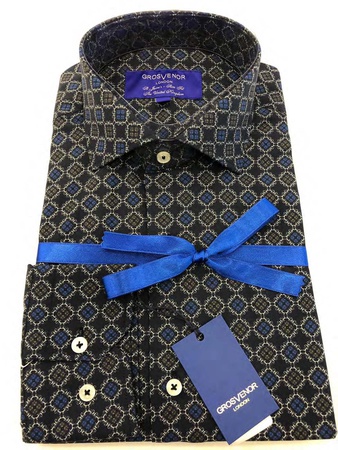 Erkeklerin gömlekleri