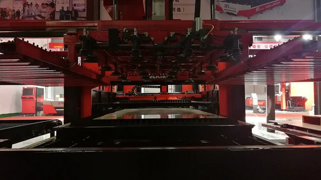 Otomatik sac yükleme ve kalibrasyonlu sac lazer kesim hattı SEKIRUS P2302M-3015GAZR