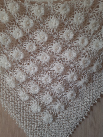 Шаль ручной вязки