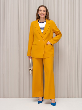 Костюм брючный женский