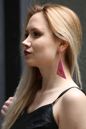 W-111-1  кожаные серьги