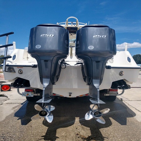 Çok az kullanılmış Yamaha 250HP 4 Zamanlı Dıştan Takma Motor Motor