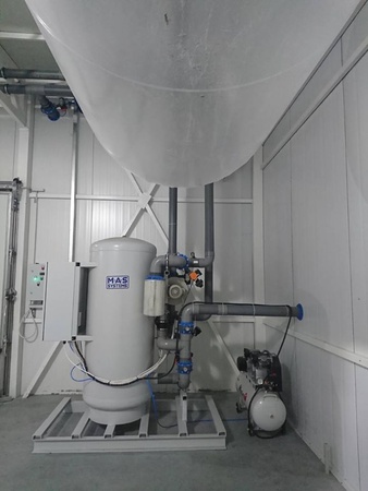 CO2 scrubber (carbon dioxide adsorber)