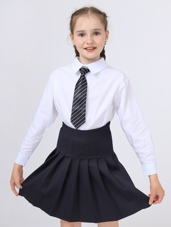 Школьная форма: блузка с галстуком и юбкой