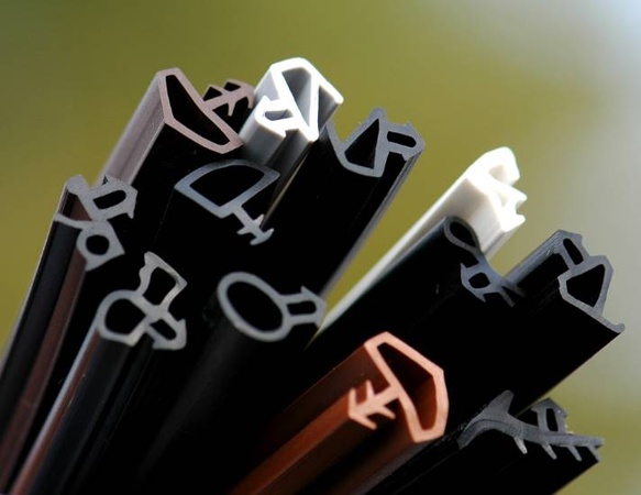 Резиновый уплотнитель для алюминевых конструкций "Ю"