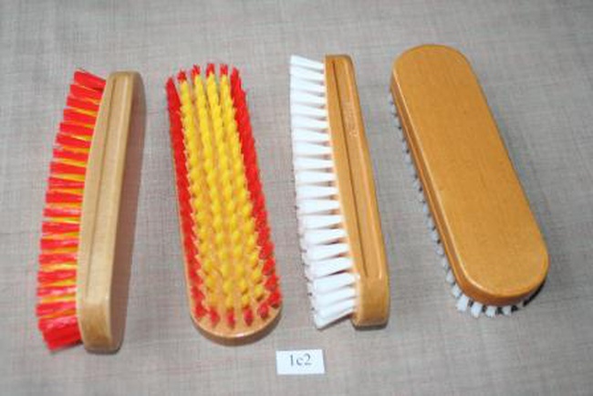 Щетки одежные