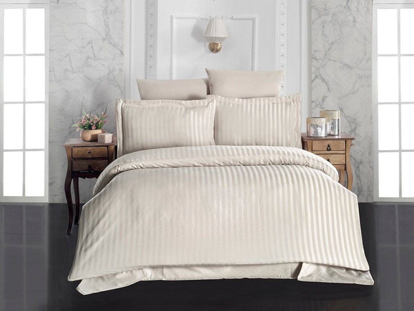 Постельное белье, полотенца, скатерти, наматрасники, чехлы на диваны и стулья, коврики для ванных комнат.