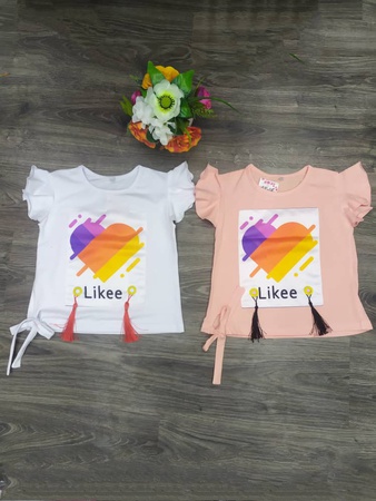 Kızlar için moda tişörtler