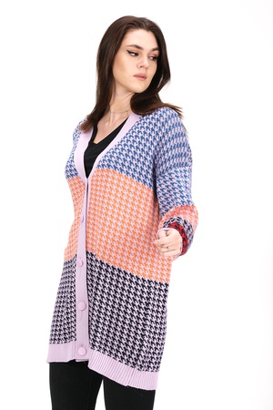 Красочный вязаный кардиган с узором "лом"