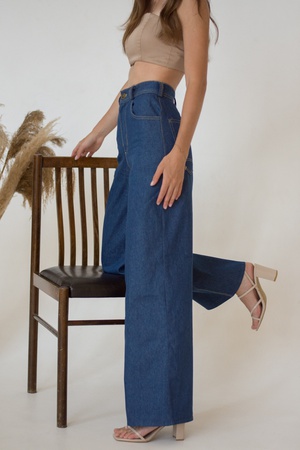 Джинсы прямого кроя