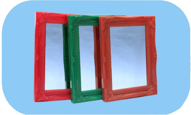 Mirror with plastic frames 20x30.