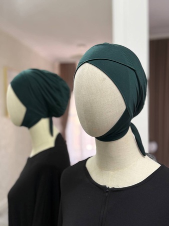 Шапка на завязках с подбородком