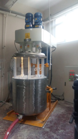 ÜÇ MİLLİ BOYA KARIŞTIRMA MAKİNASI