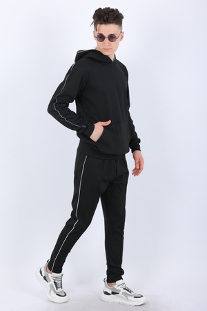 спортивный свитер