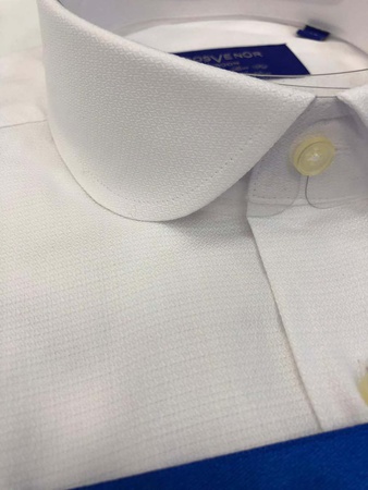 Erkeklerin gömlekleri