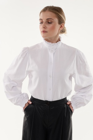 Fırfır kollu gömlek