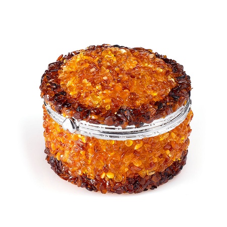 Стильная шкатулка, украшенная россыпью натурального янтаря