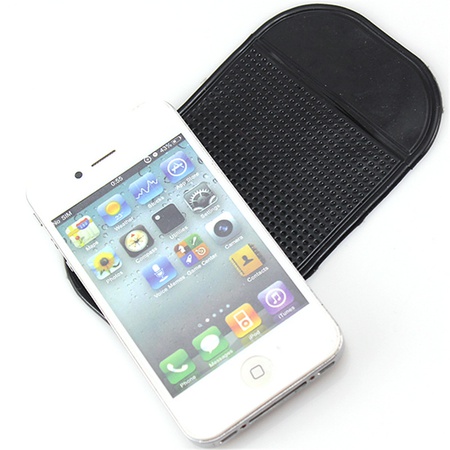 Коврик - липучка на приборную панель автомобиля