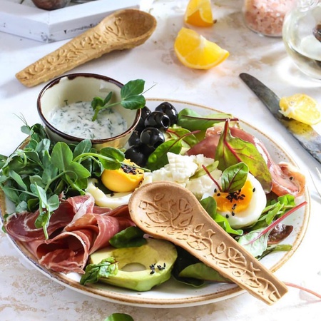 Эко - набор со съедобными ложками с морской солью и травами в групповой экологической упаковке