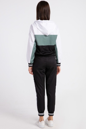 Kadın eşofmanı - AllesWunder, Türkiye