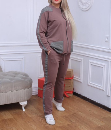 Женские спортивки и платья