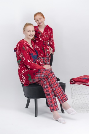 Домашняя одежда (пижамы) для мужчин, женщин и детей