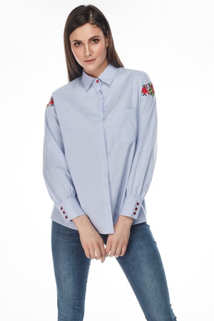 Adele&#39;nin gömleği