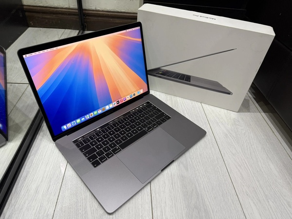 Apple MacBook Pro Retina 15.4” 2019 256GB SSD 16GB Ram 2.6GHz 6-Core i7 Pro 555X