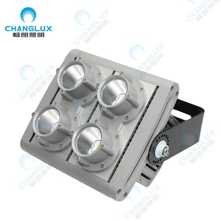 Освещение футбольного стадиона с отражателем мощностью 240 Вт