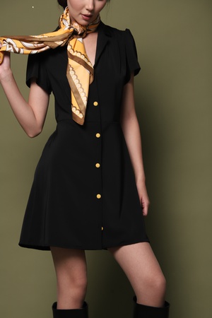 Платье с пуговицами