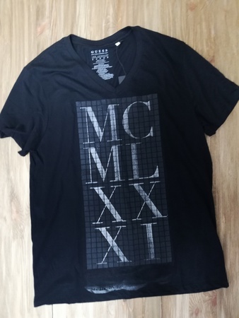 Мужские футболки GUESS