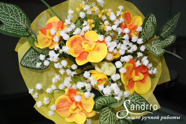 肥皂花束黄色兰花