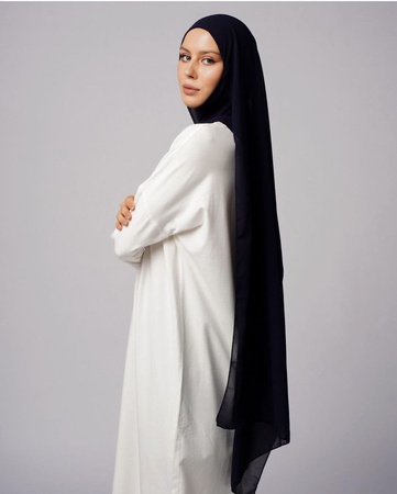 Шейла с пришитым подхиджабником