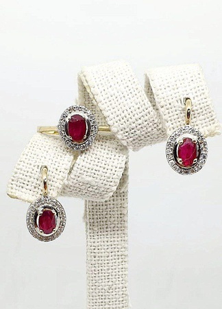 Комплект ювелирных изделий